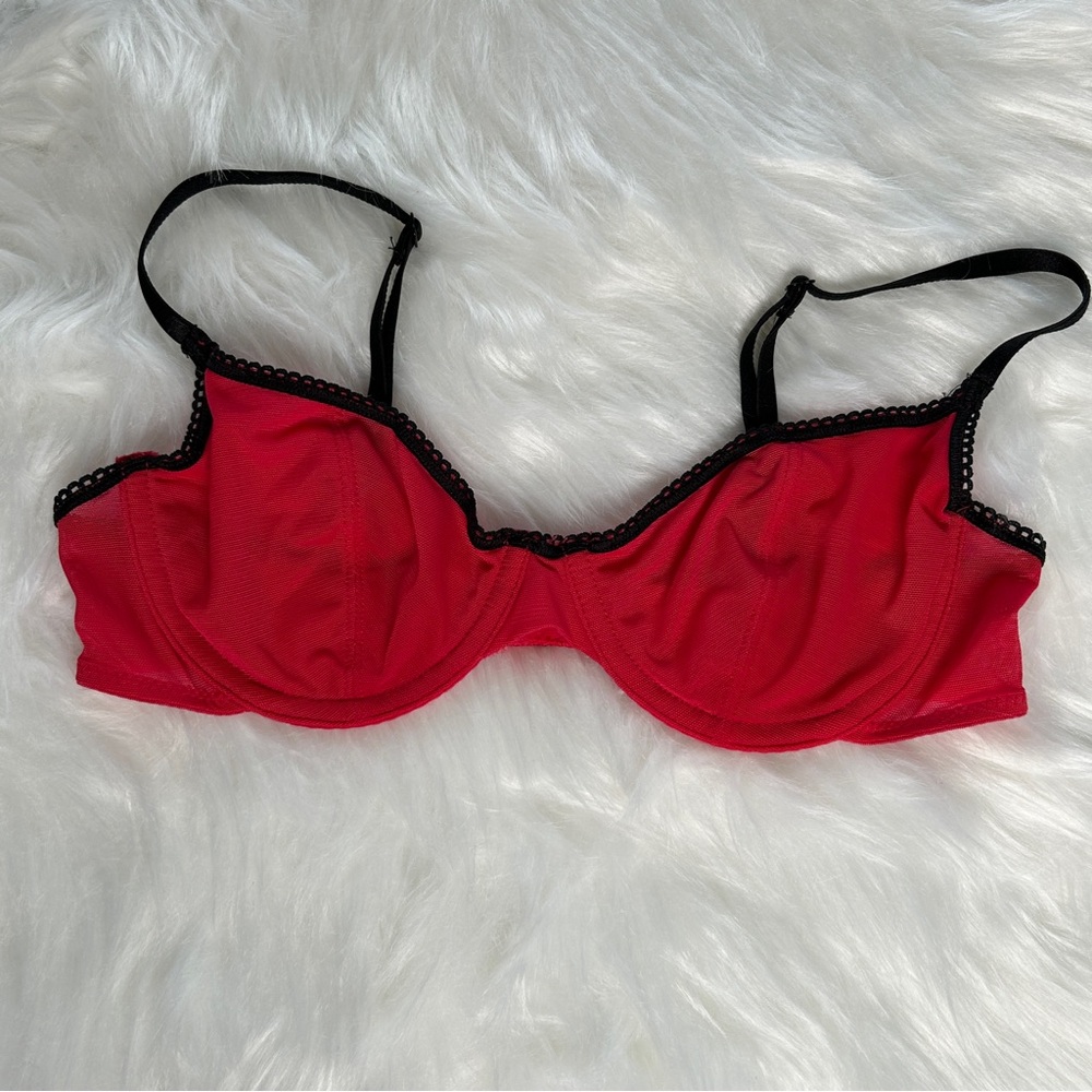 Victoria's Secret Red Underwire Bra with Black Trim‎